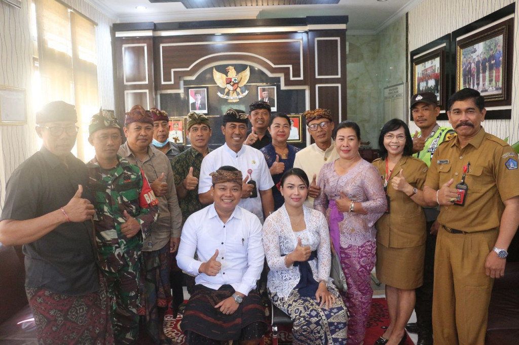 Pelantikan Sekaligus Serah Terima Jabatan Kelian Banjar Dinas Gaji